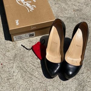Leather pumps